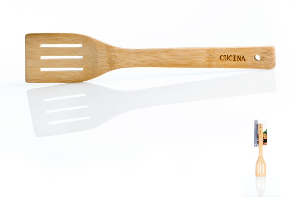 כף עץ מחוררת