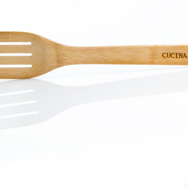 כף עץ מחוררת