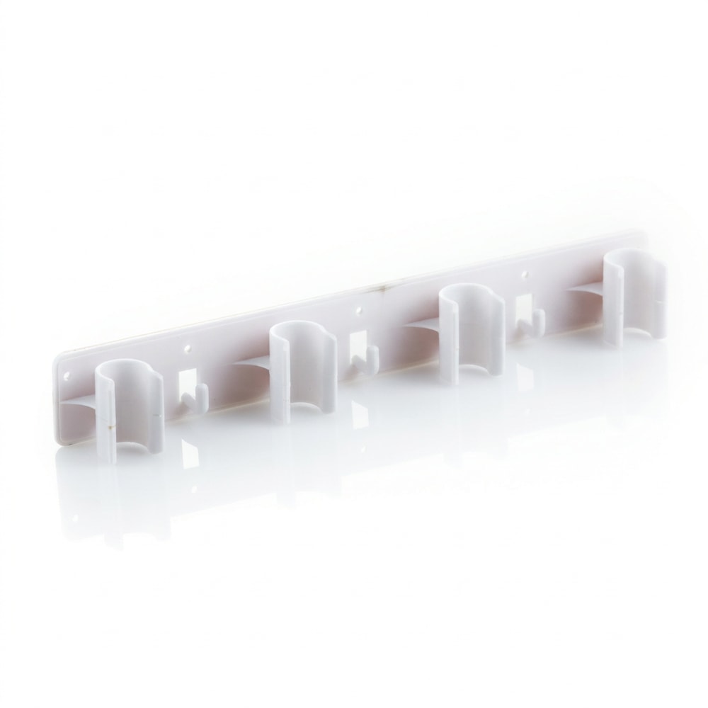 cucina-85371-oa-white.jpg מעמד חכם לתליית מגבים ומטאטאים